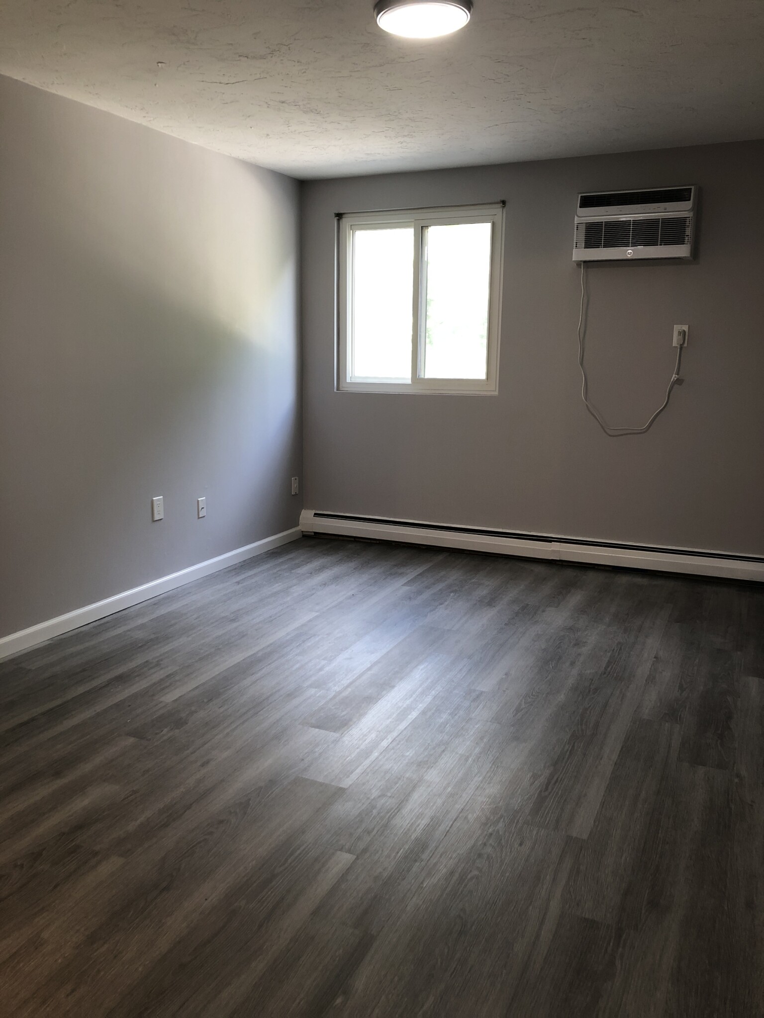 210 Fellsview Ter, Stoneham