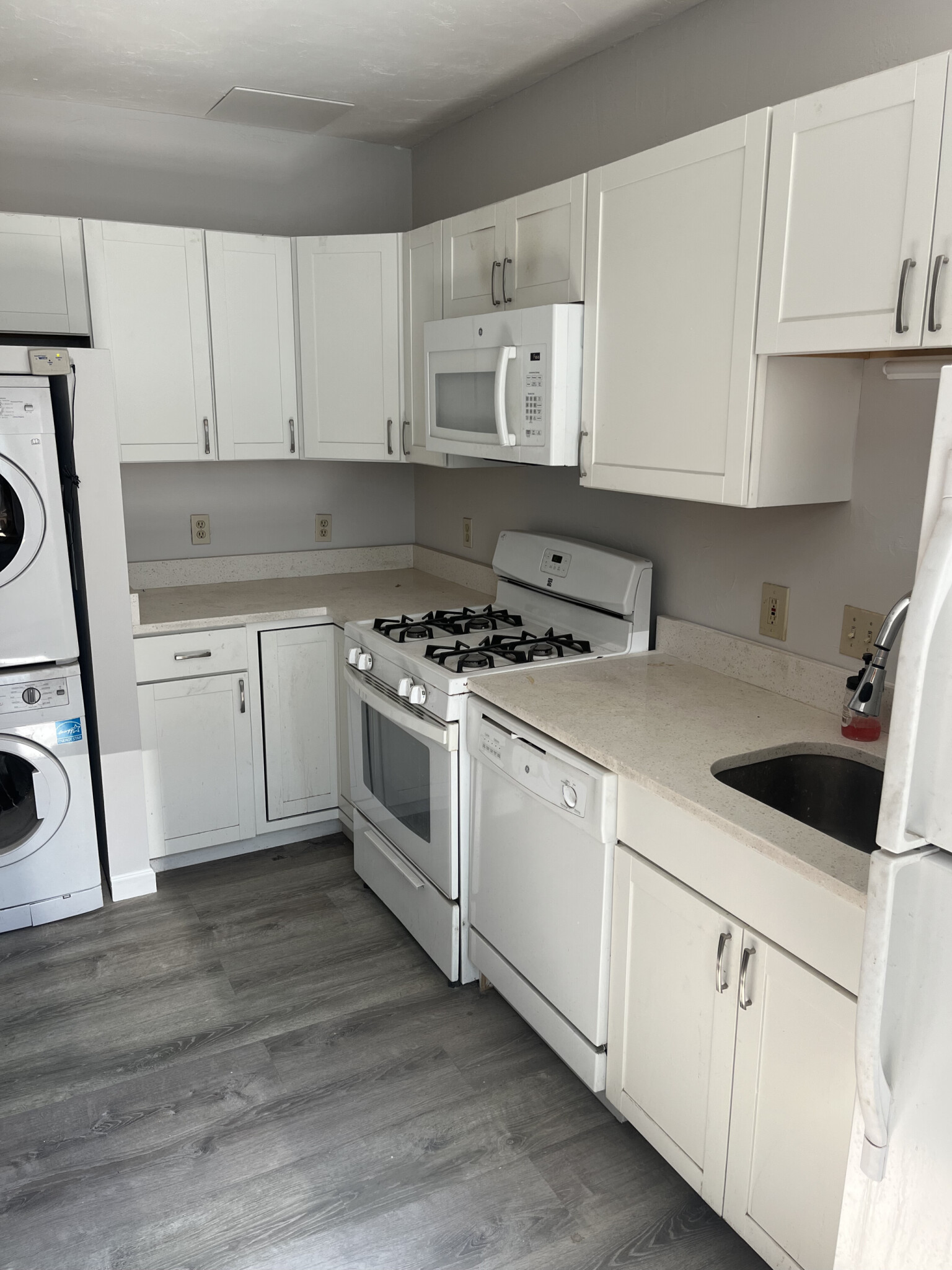 Photos of apartment on North St.,Boston MA 02109