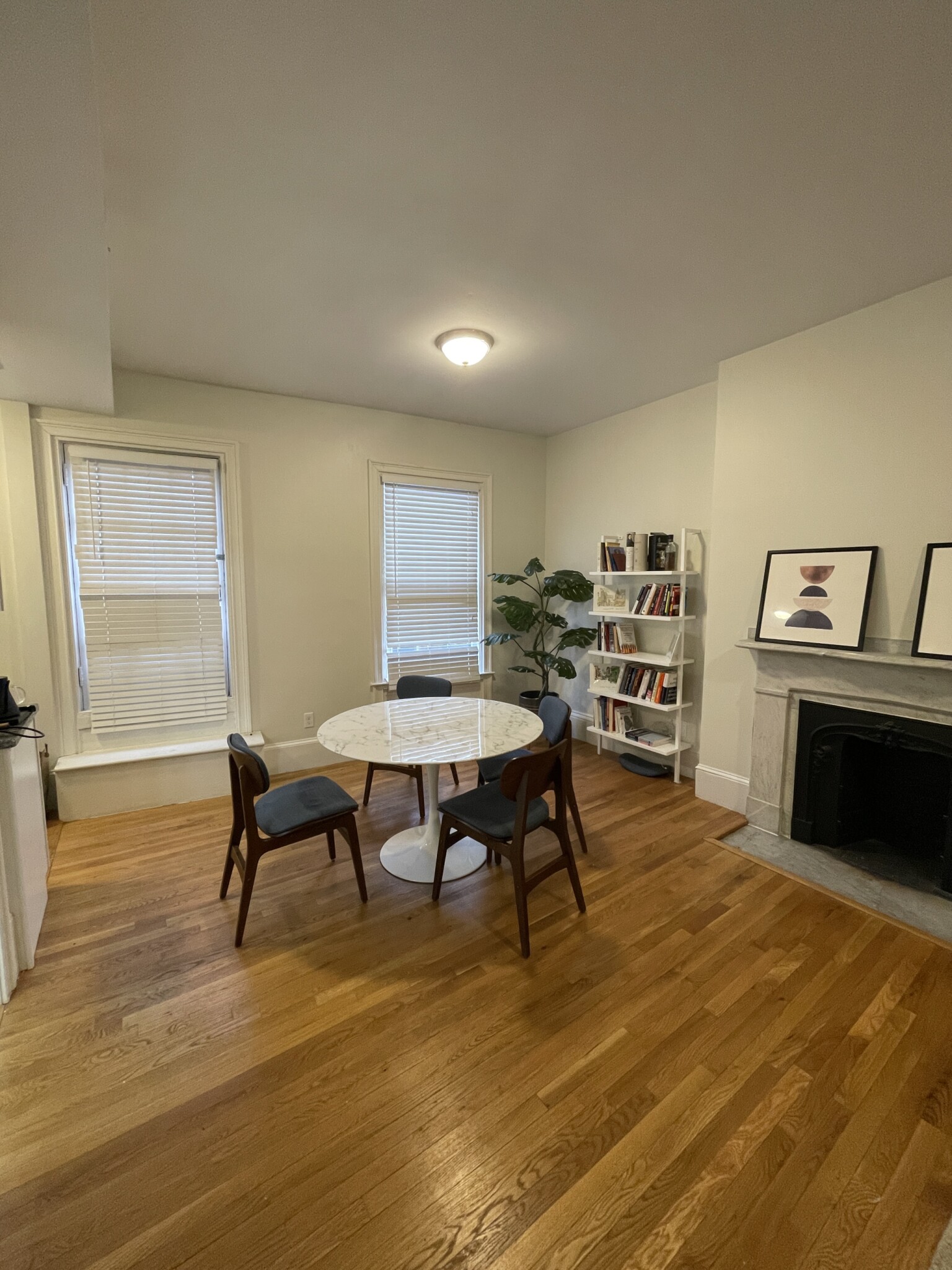 62 West Cedar St, Beacon Hill