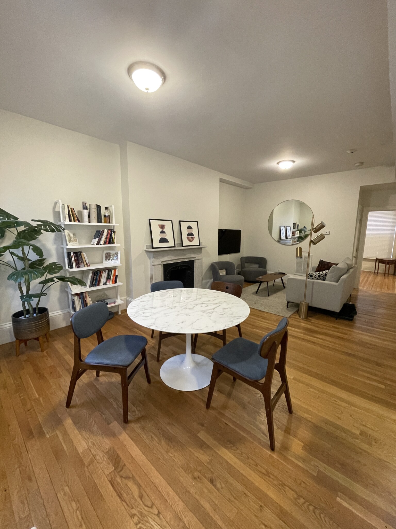 62 West Cedar St, Beacon Hill