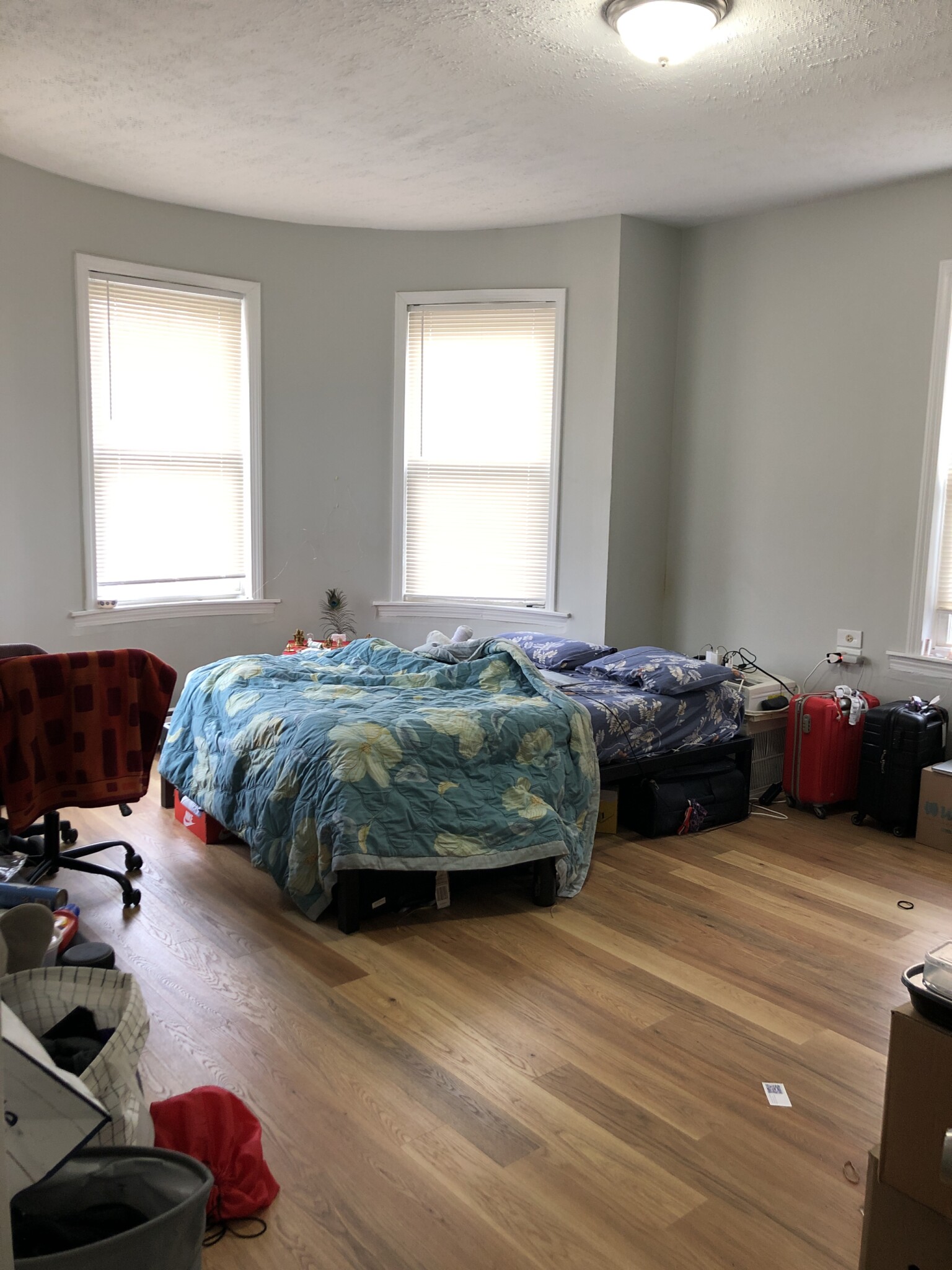 Photos of apartment on Oakland St.,Boston MA 02119