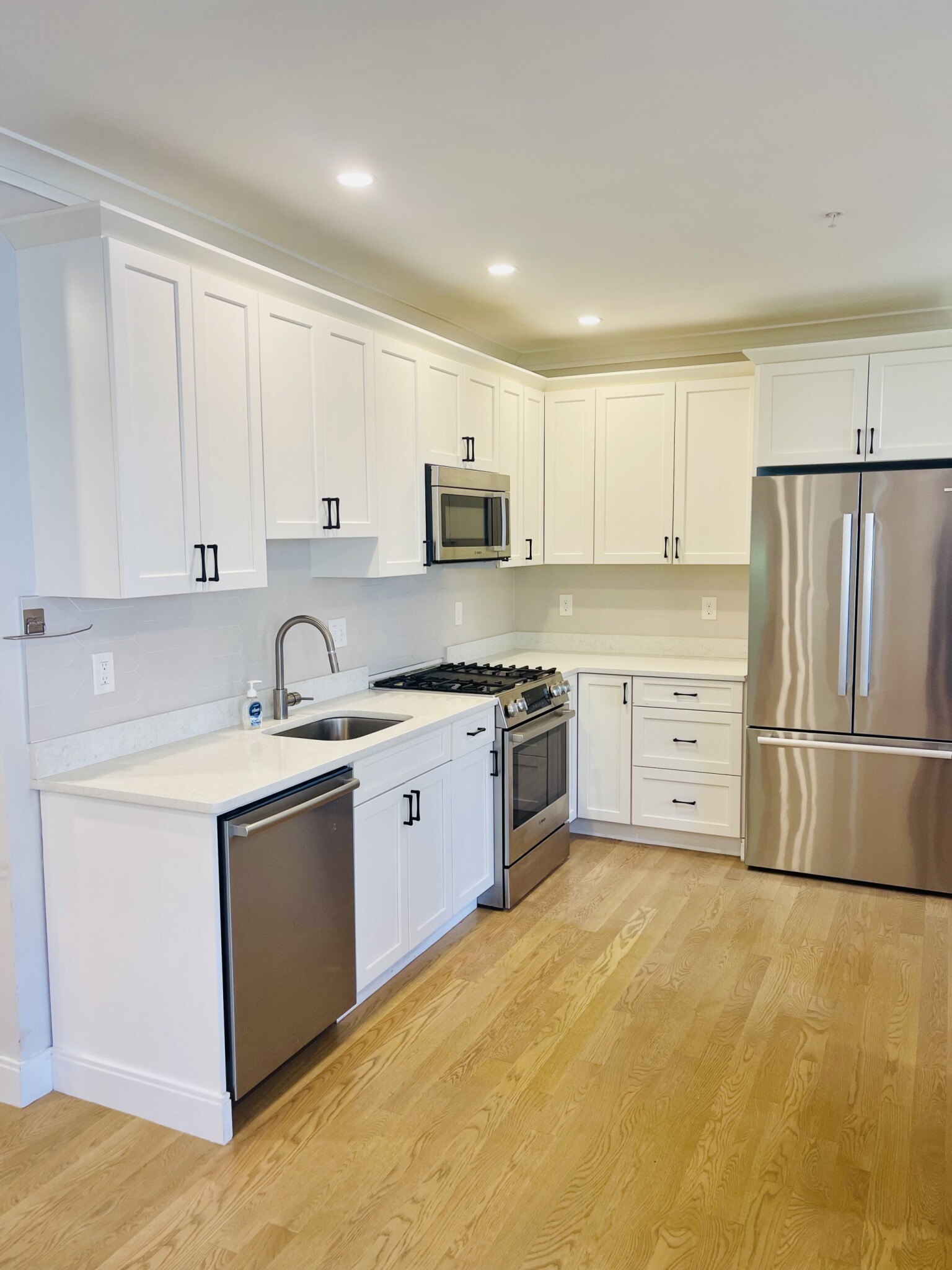 46 Ridgemont St. - 5,500USD / month