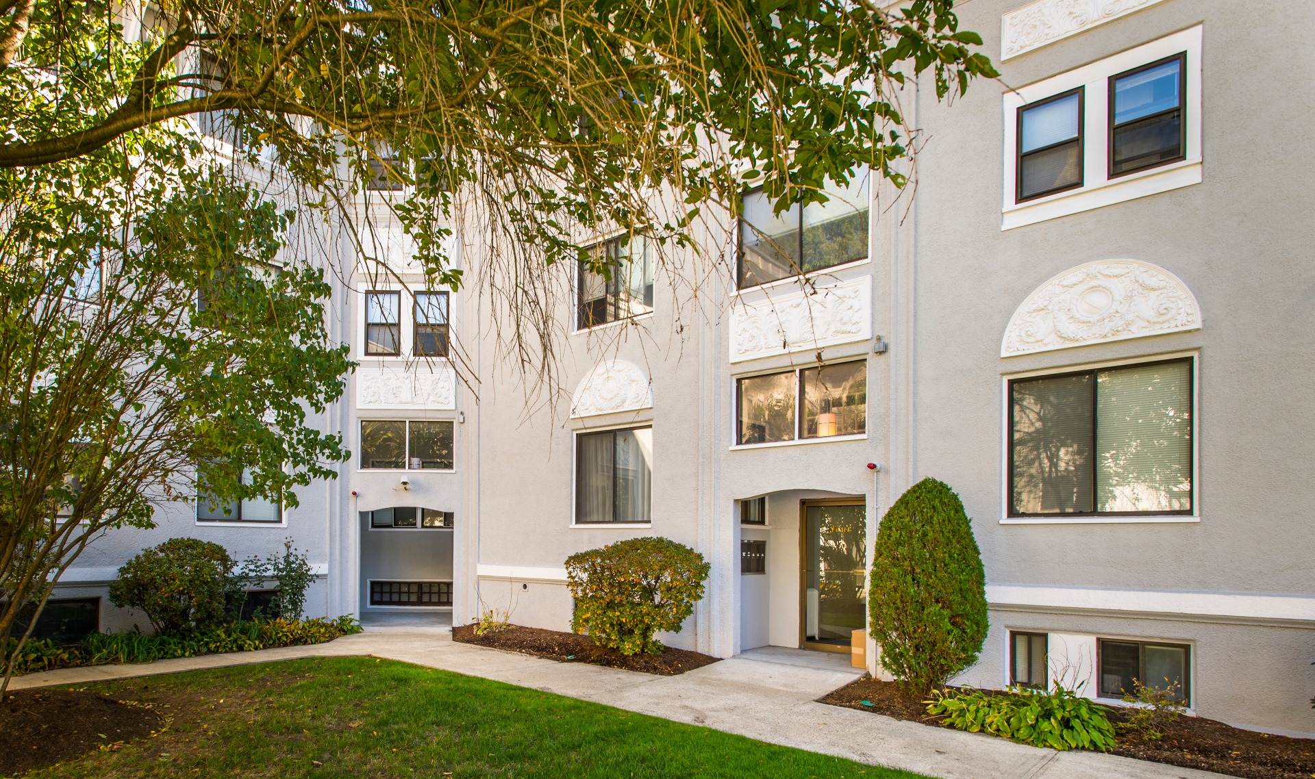 1 bed, 1 bath apartment for rent at 230 Walnut St Unit 12, Newtonville — photo 6 of 7