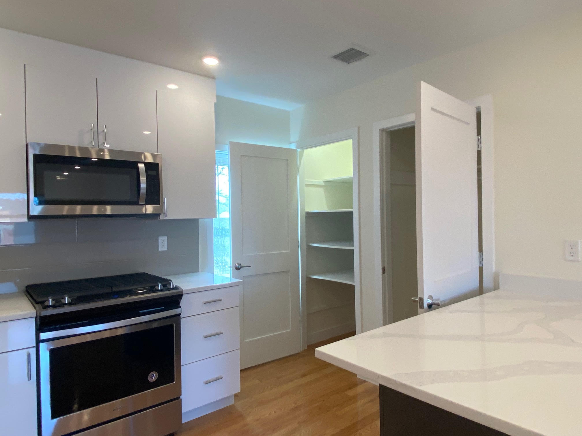3 bed, 1 bath apartment for rent at 17 Kelley Ct Unit 3, Brighton — photo 12 of 23