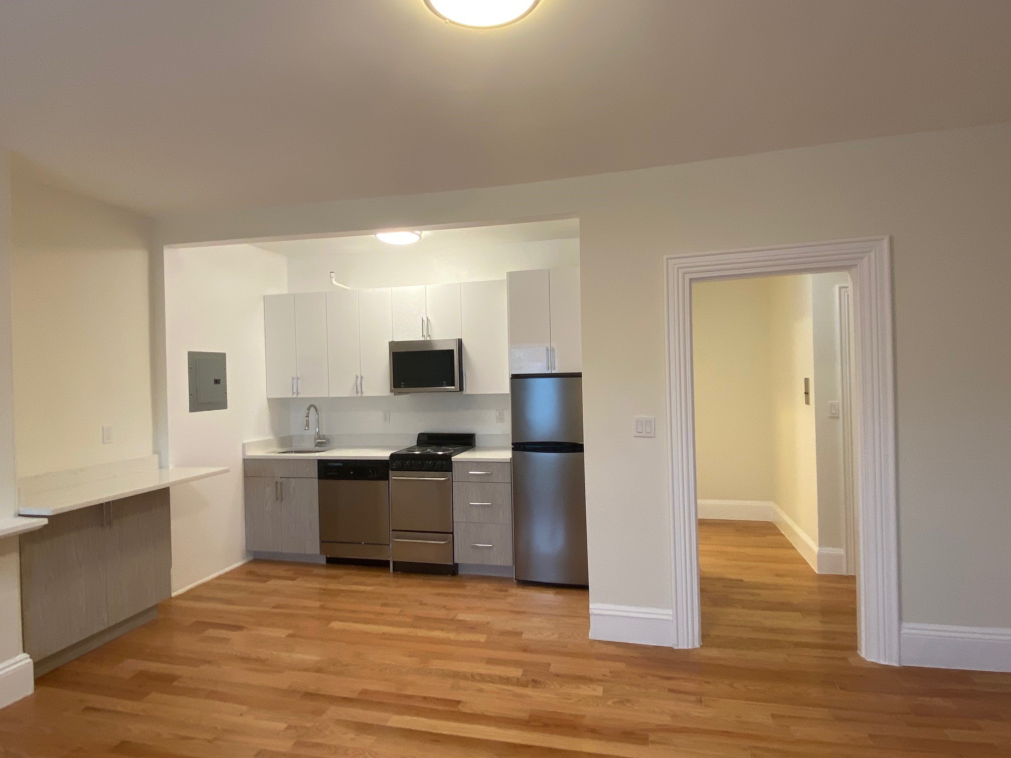 92 Charles St, Beacon Hill