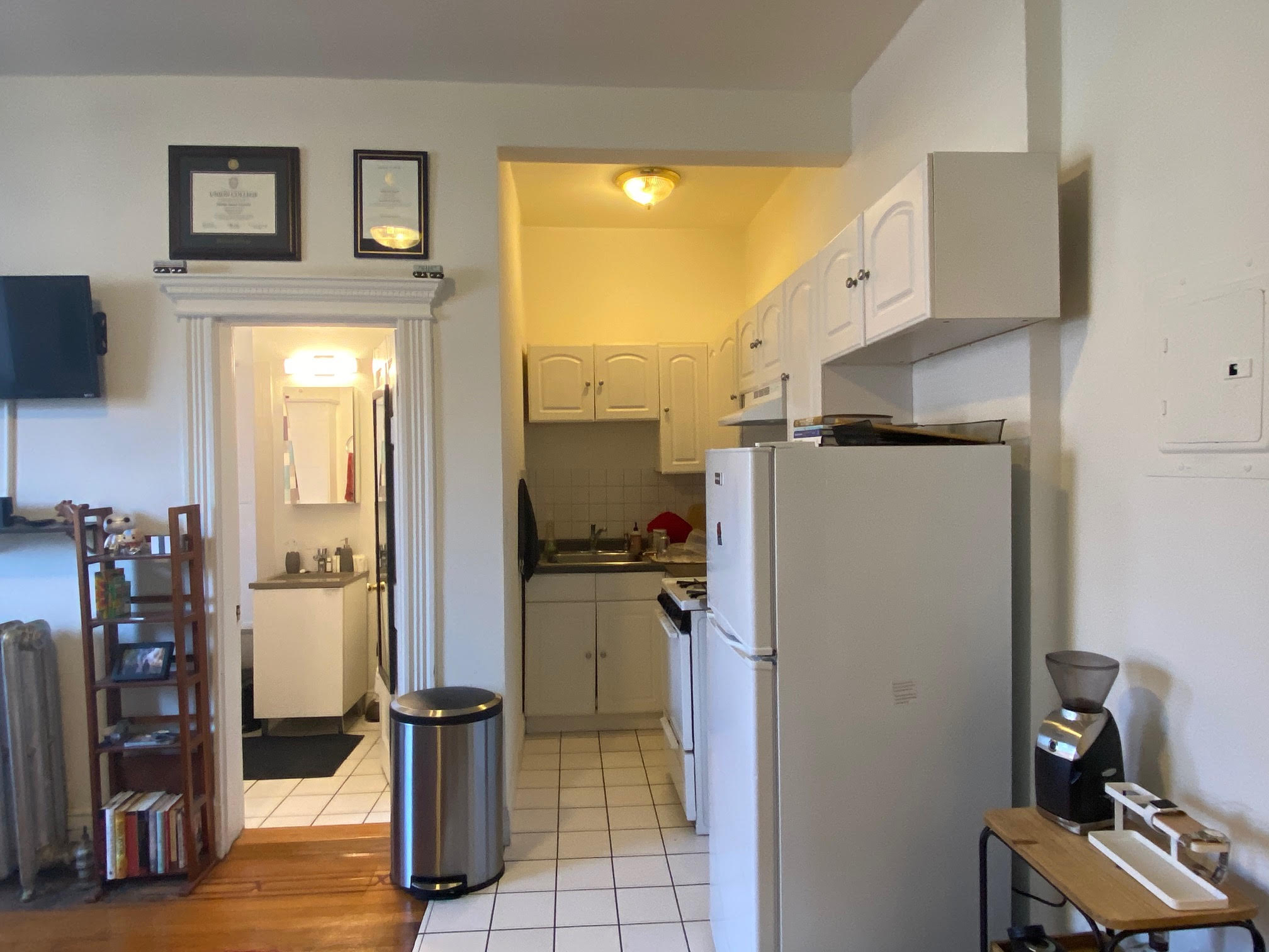 Studio bed, 1 bath apartment for rent at 1298 Commonwealth Ave Unit 3, Allston — photo 2 of 13