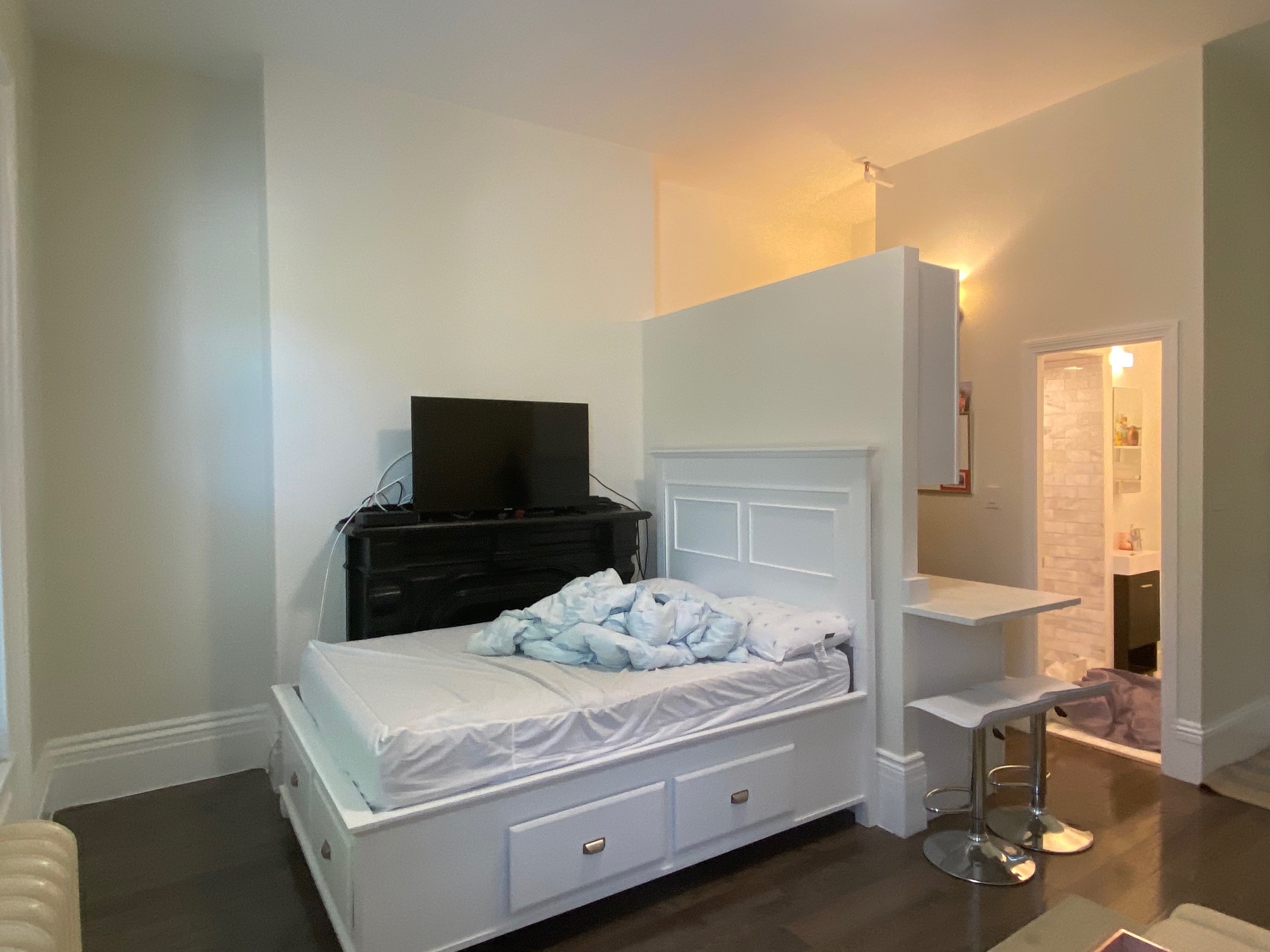 90 Charles St, Beacon Hill