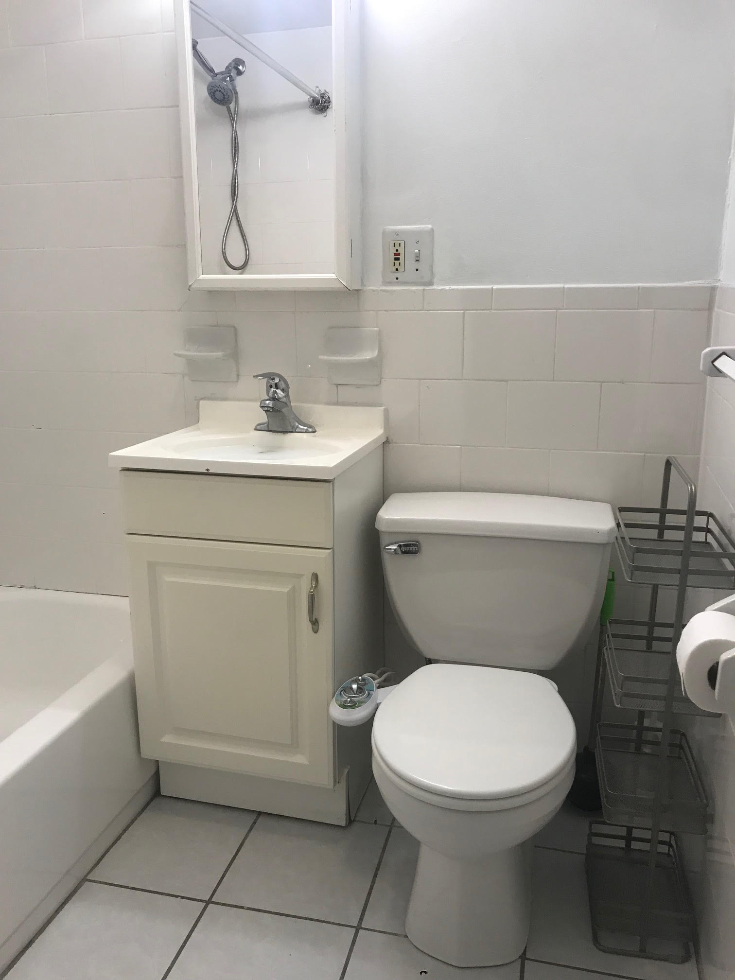 1 bed, 1 bath apartment for rent at 3 Walnut Ter Unit 1, Newton — photo 17 of 26