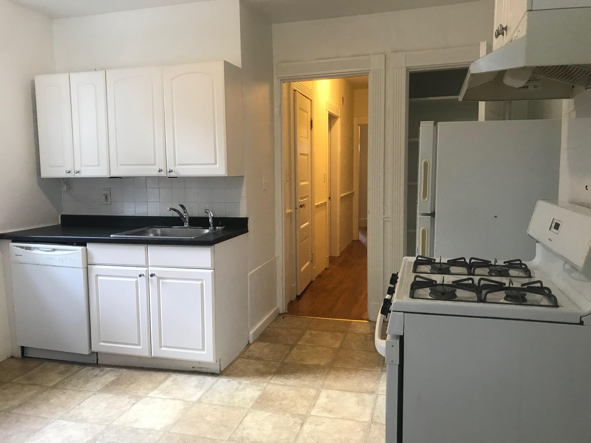 1 bed, 1 bath apartment for rent at 3 Walnut Ter Unit 1, Newton — photo 21 of 26