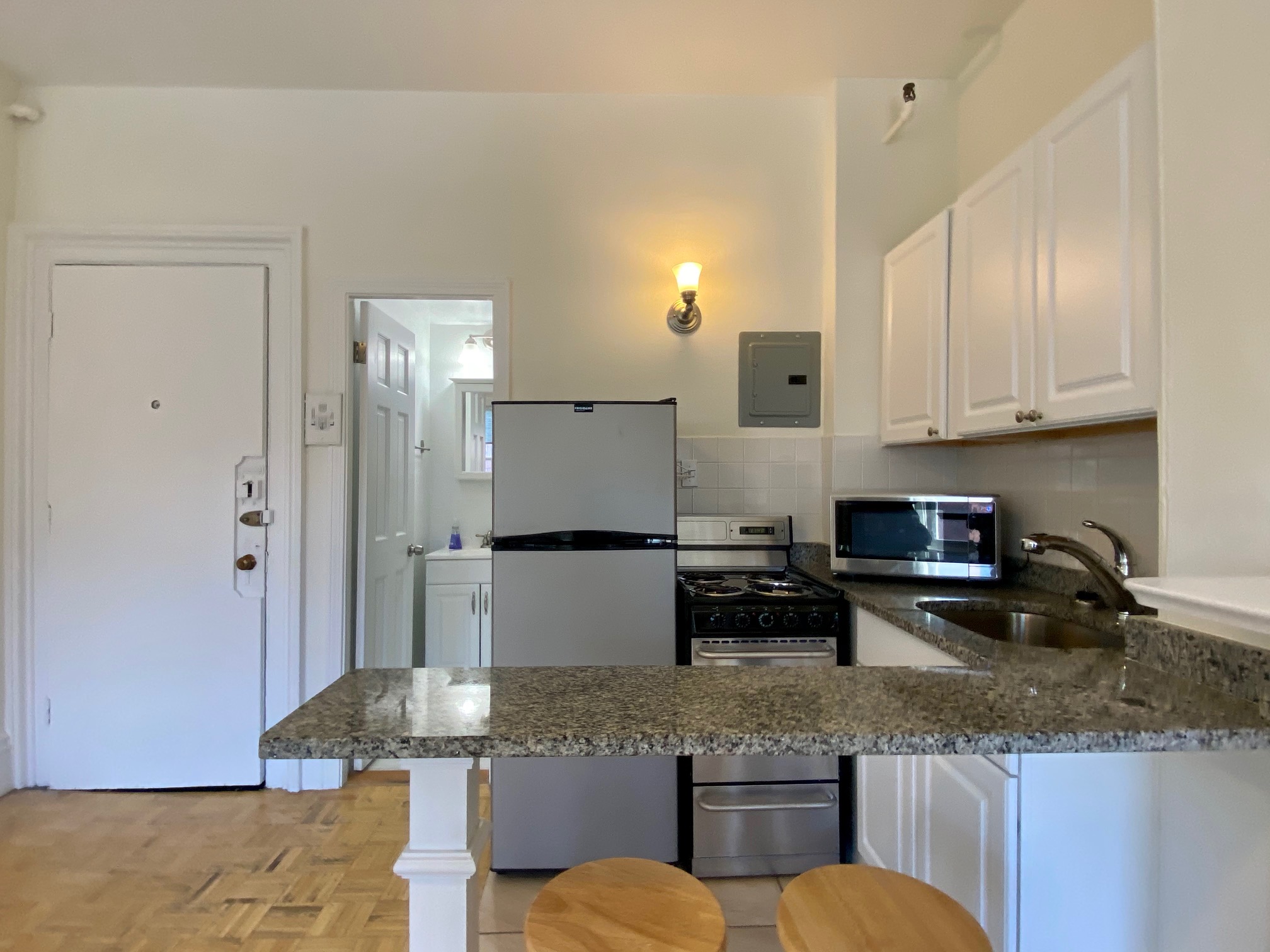 90 Charles St, Beacon Hill