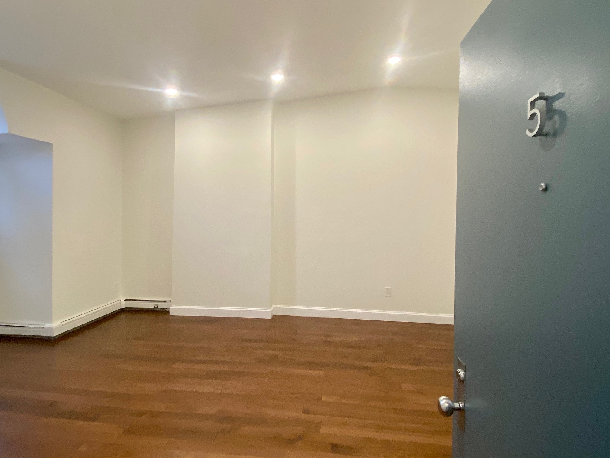 525 Massachusetts Ave, Roxbury