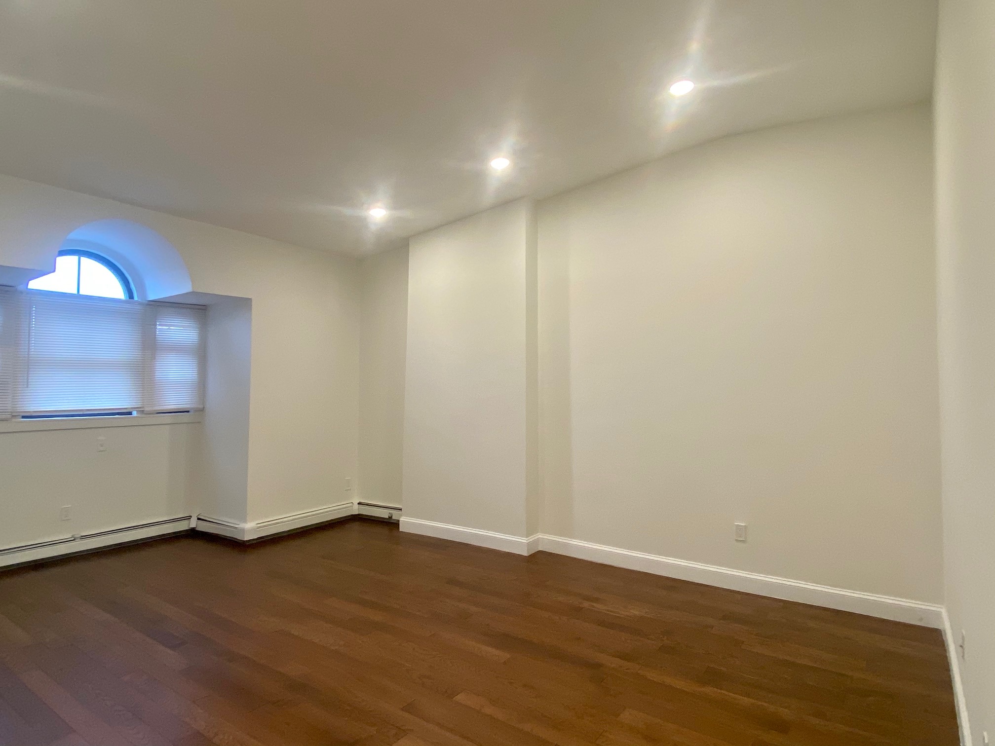 525 Massachusetts Ave, Roxbury