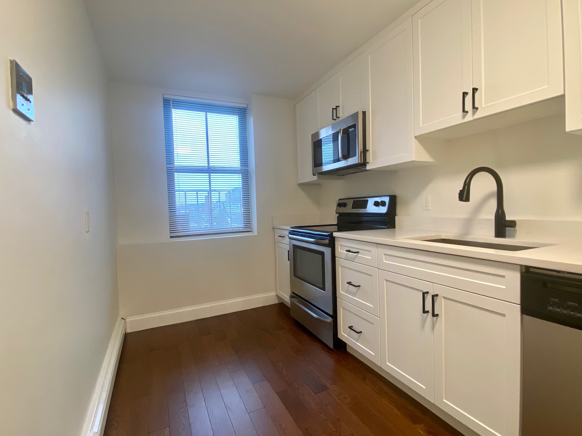 525 Massachusetts Ave, Roxbury