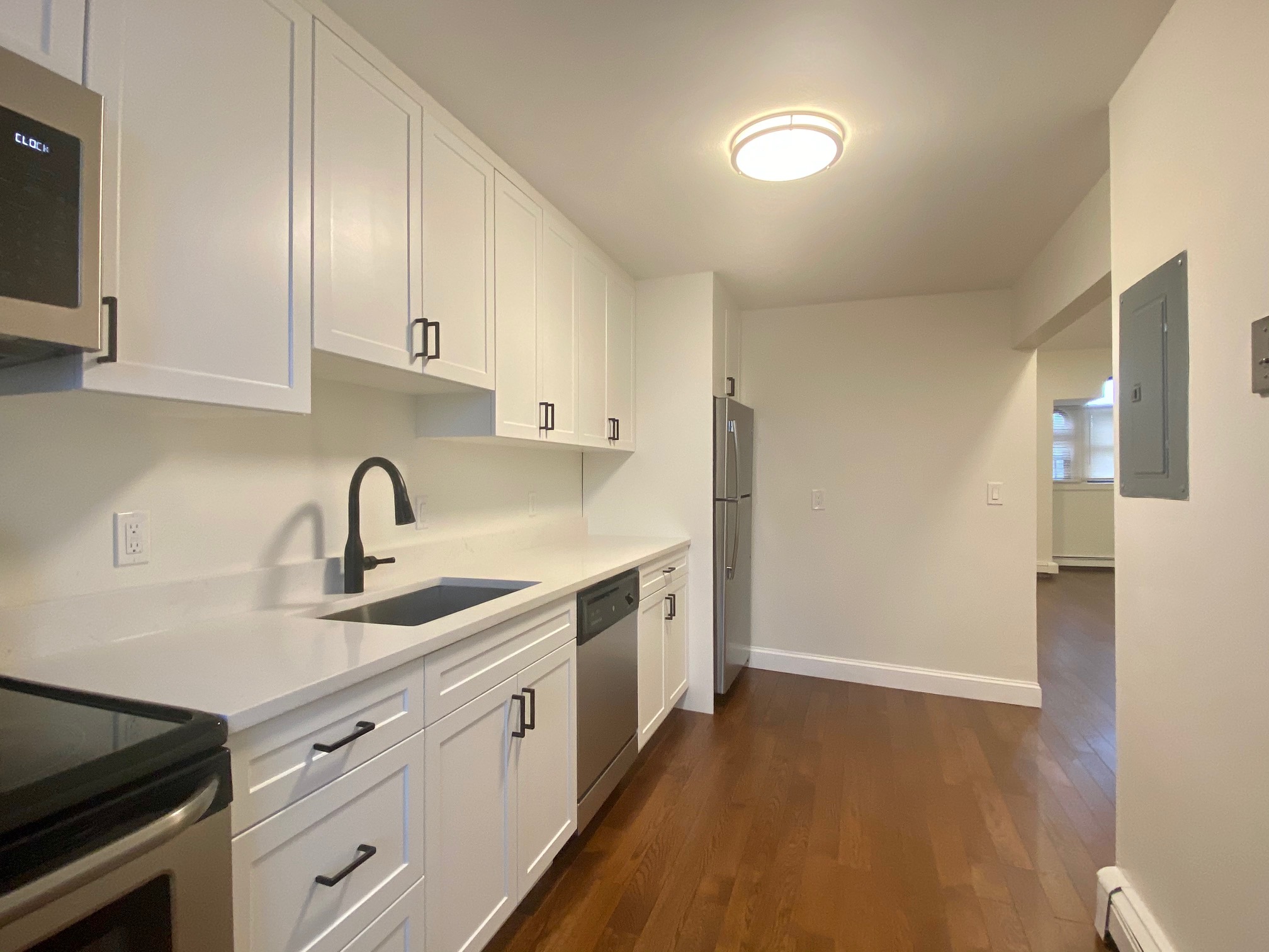 525 Massachusetts Ave, Roxbury