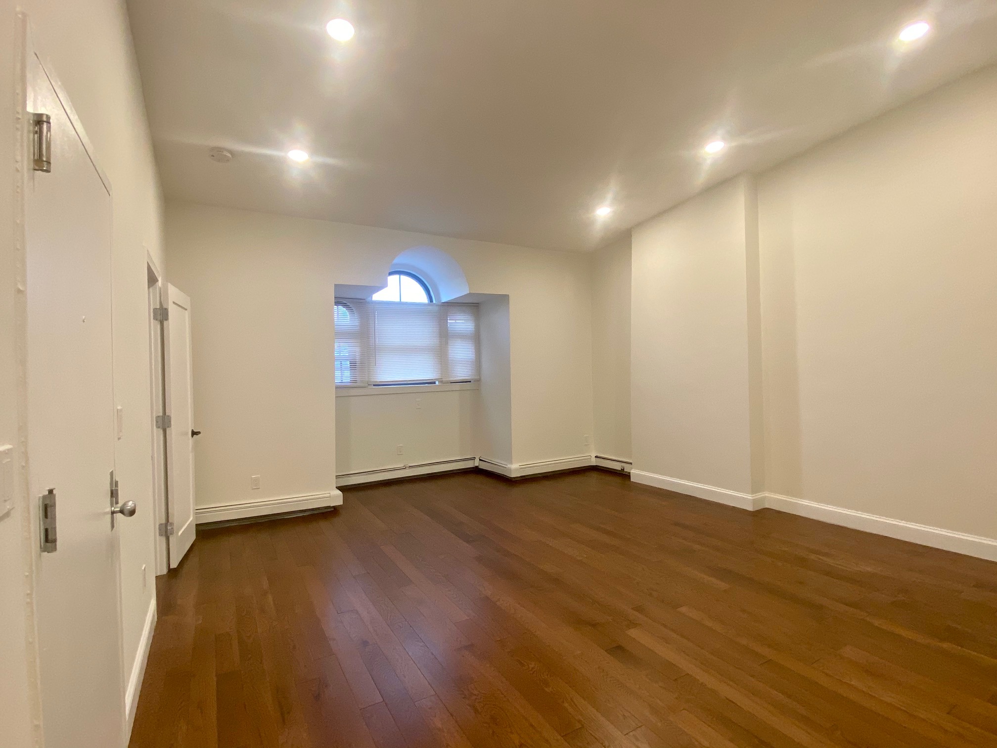 525 Massachusetts Ave, Roxbury