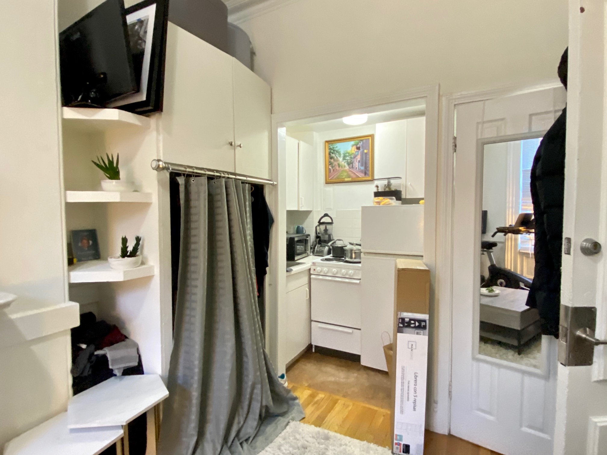 Studio bed, 1 bath apartment for rent at 92 Charles St Unit 11, Beacon Hill — photo 6 of 10