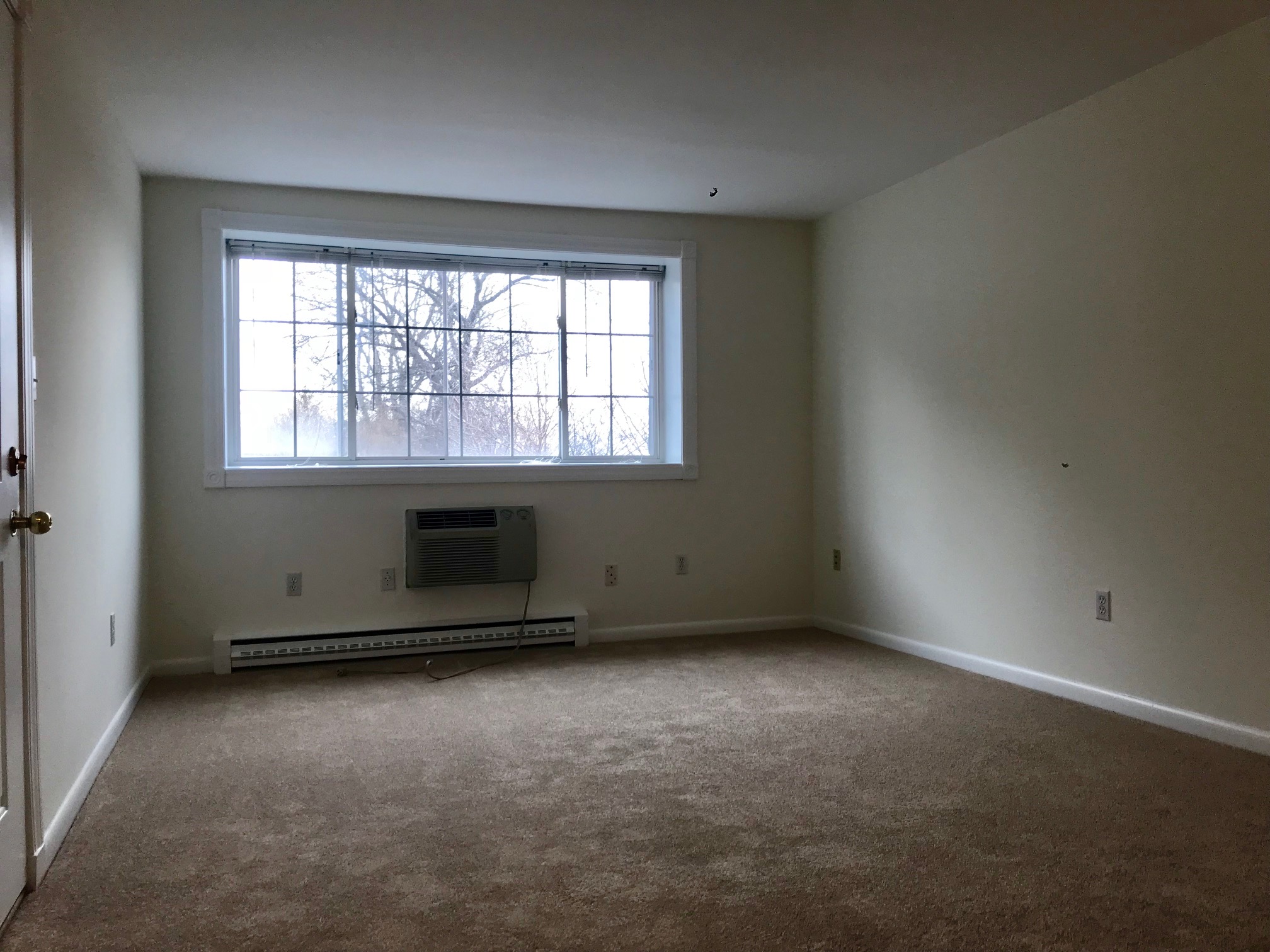 2 bed, 1 bath apartment for rent at 11 Embassy Rd Unit 29, Brighton — photo 3 of 10