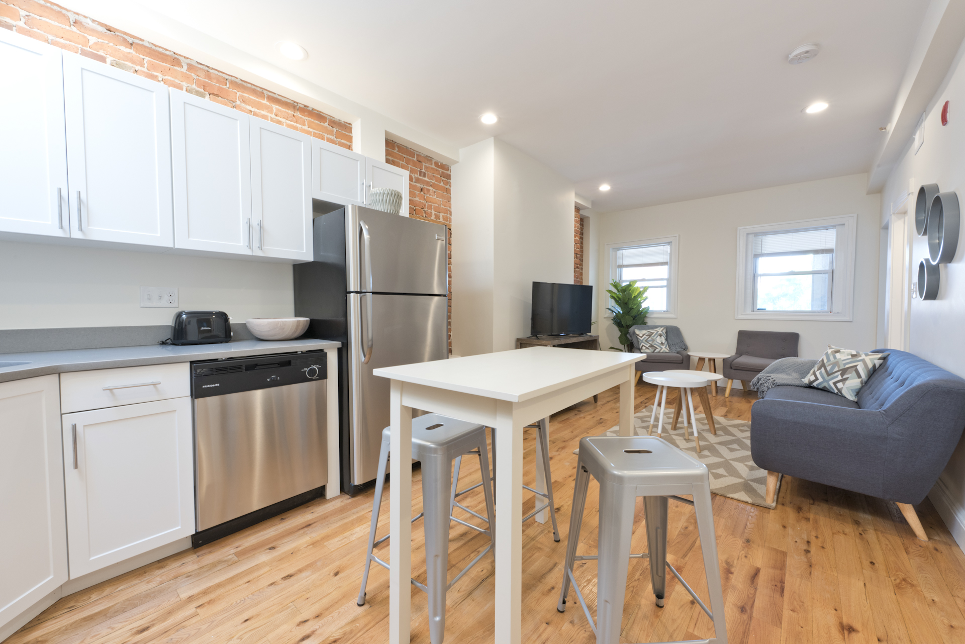 10 Brainerd Rd, Allston