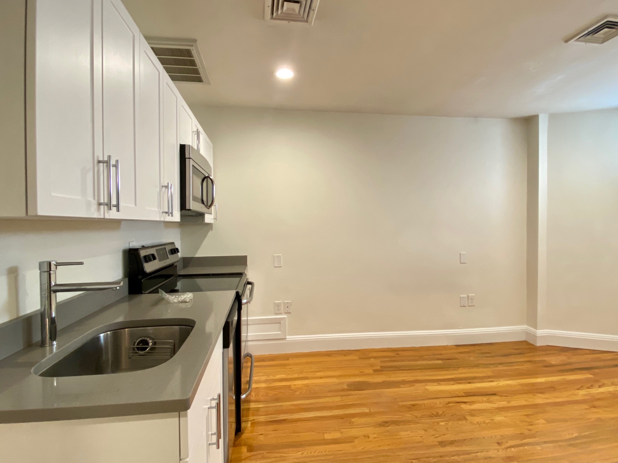 10 Brainerd Rd, Allston