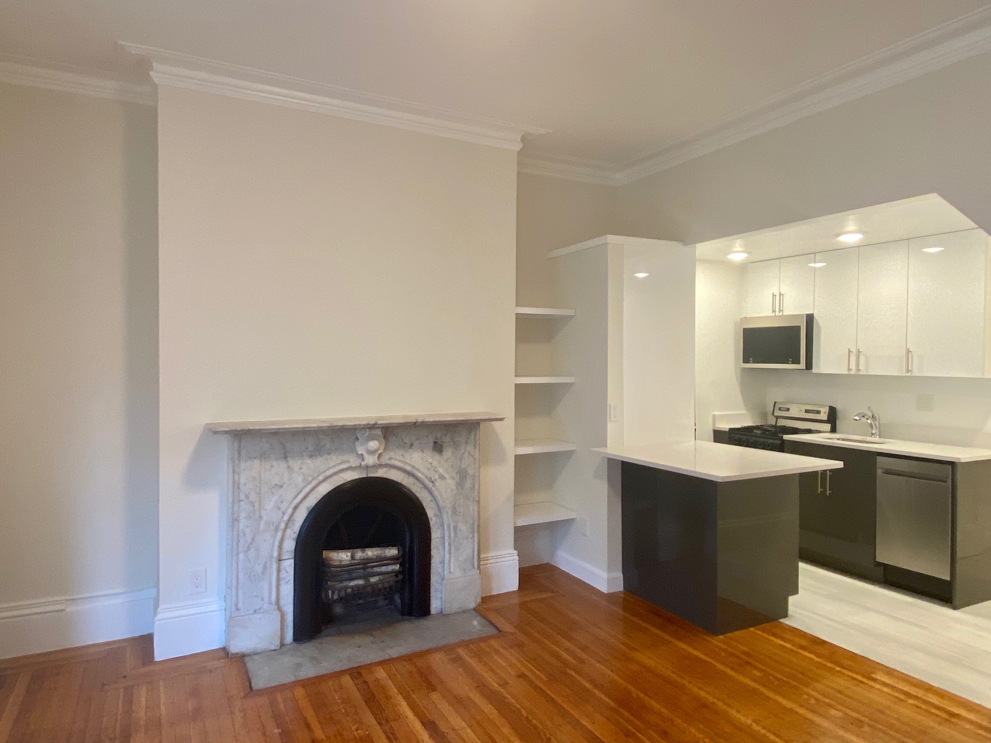 86 Charles St, Beacon Hill