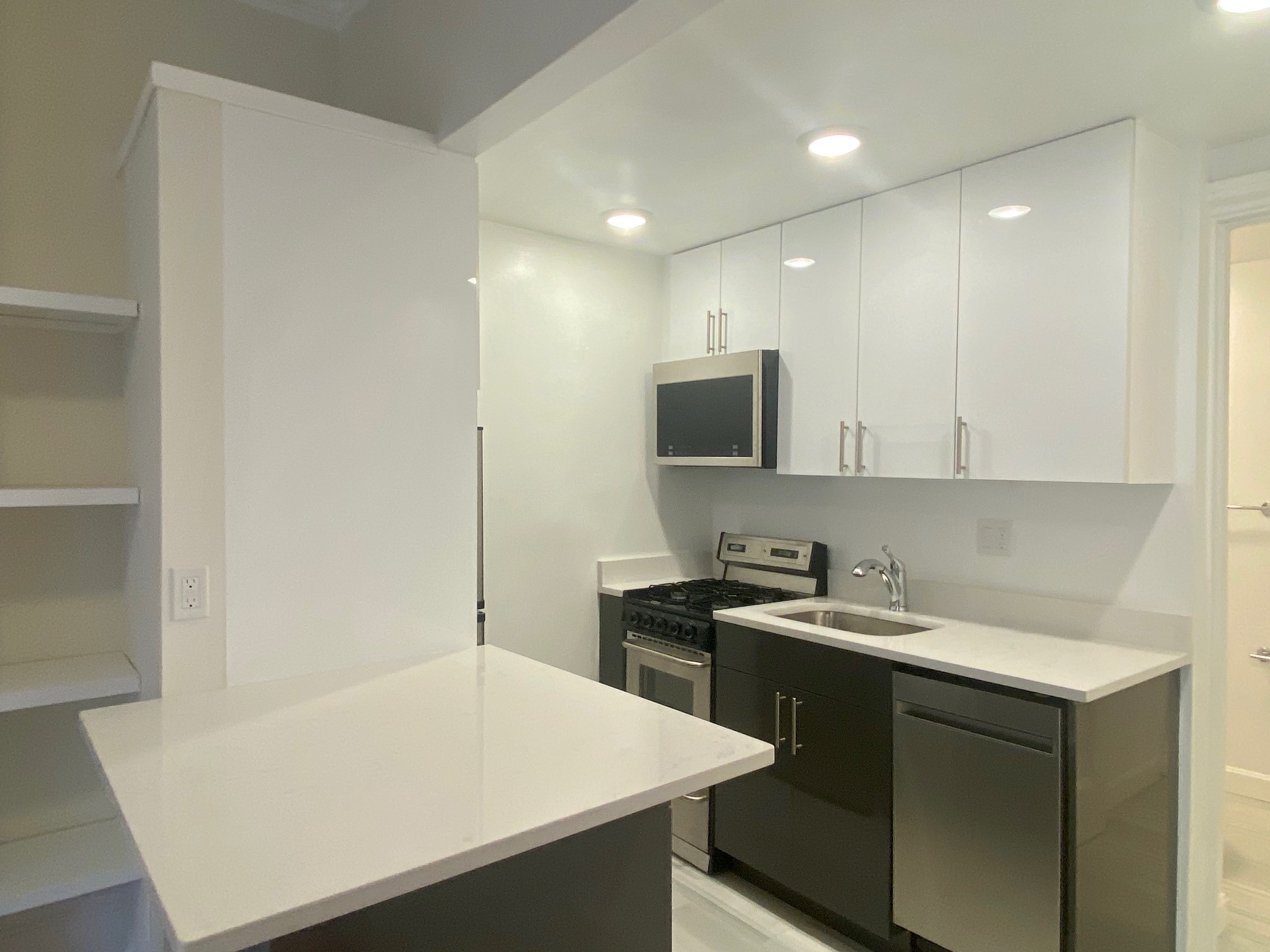 86 Charles St, Beacon Hill