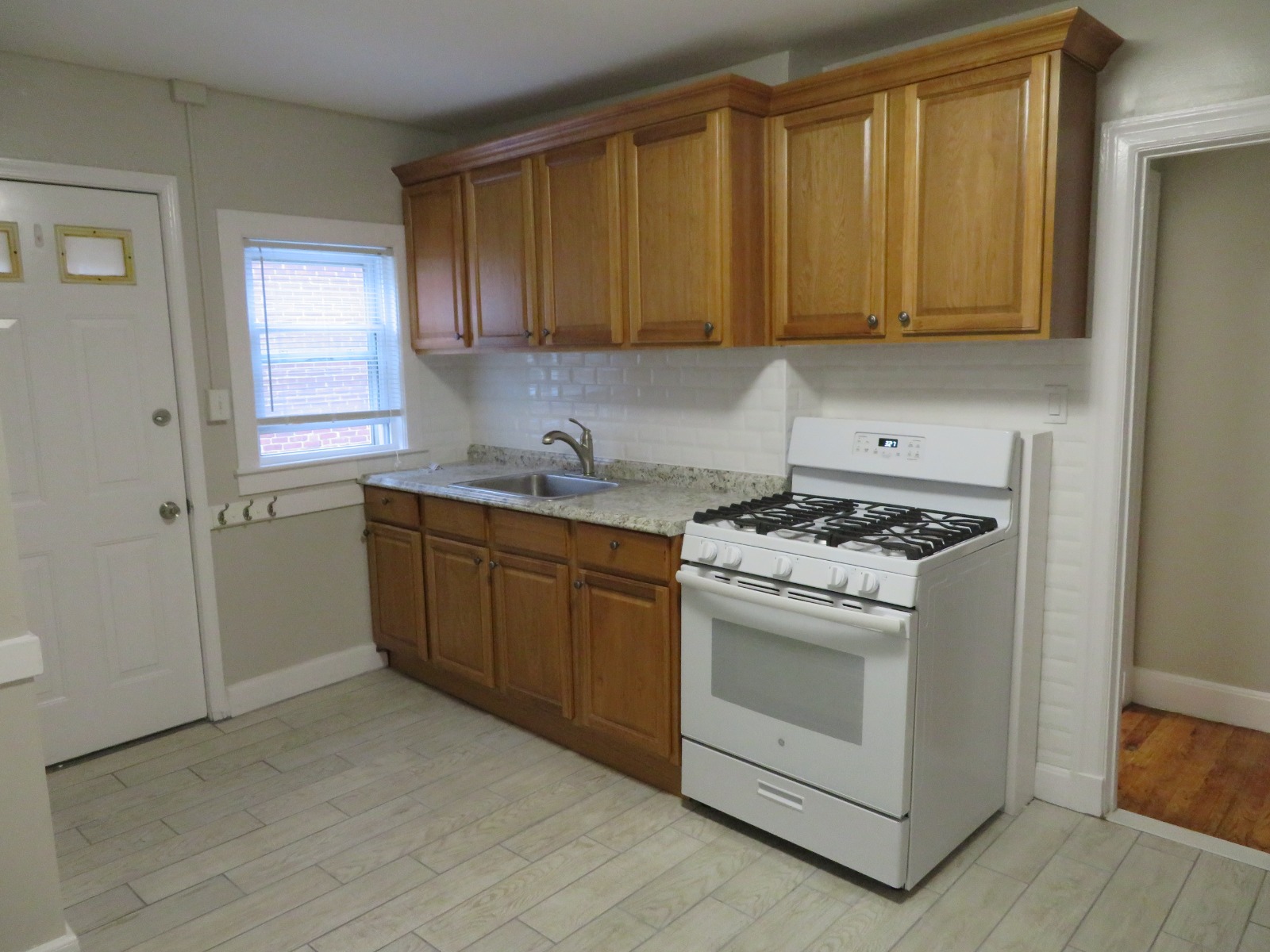 1 bed, 1 bath apartment for rent at 27 Beechcroft St Unit 2, Brighton — photo 1 of 8