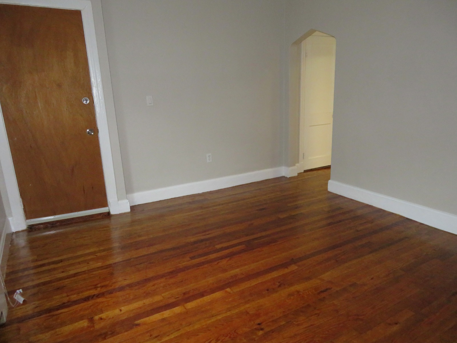 1 bed, 1 bath apartment for rent at 27 Beechcroft St Unit 2, Brighton — photo 3 of 8