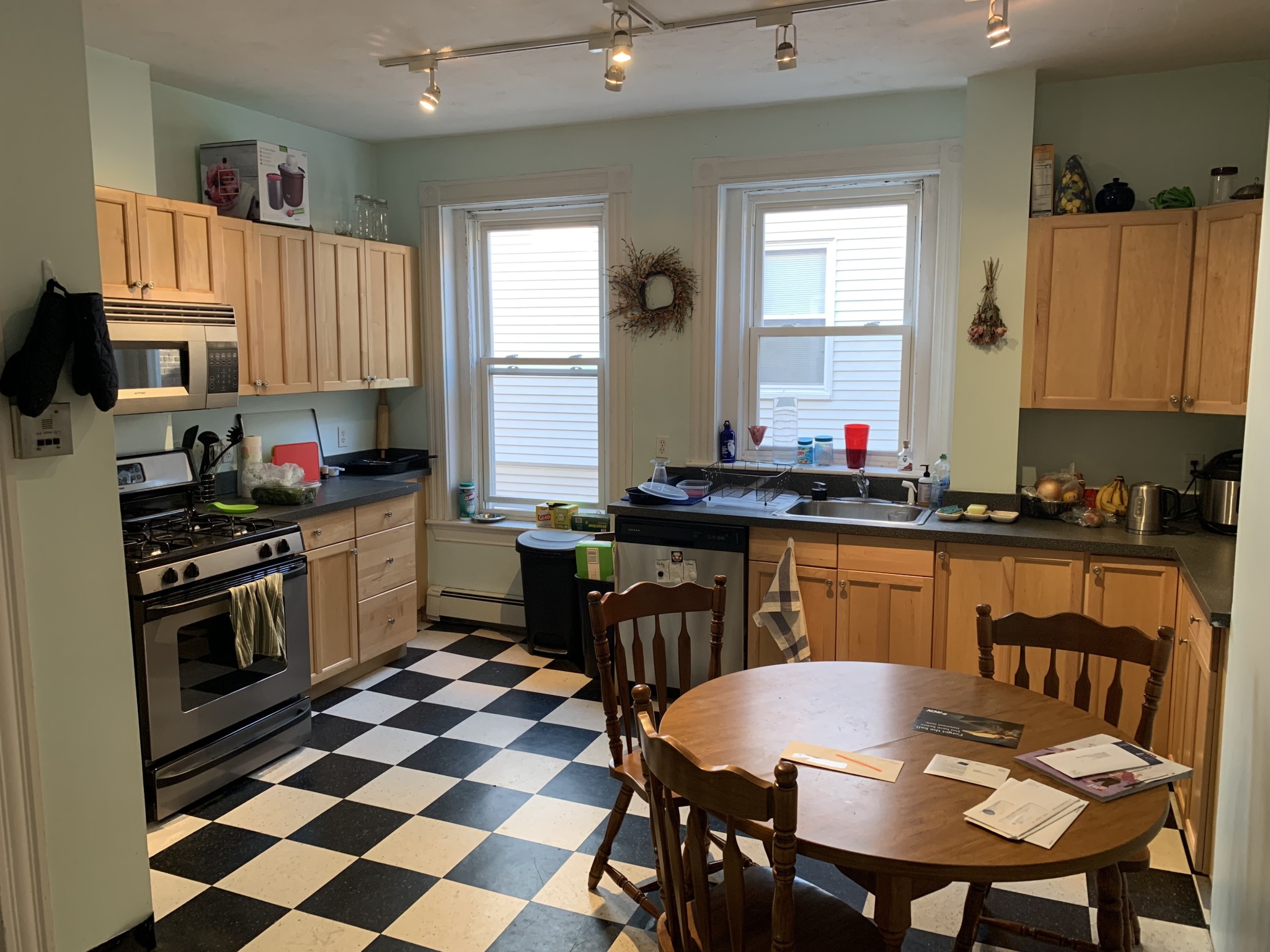 108 Central St, Powder House Square