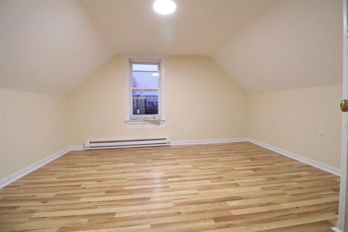 215 Cedar St, Powder House Square