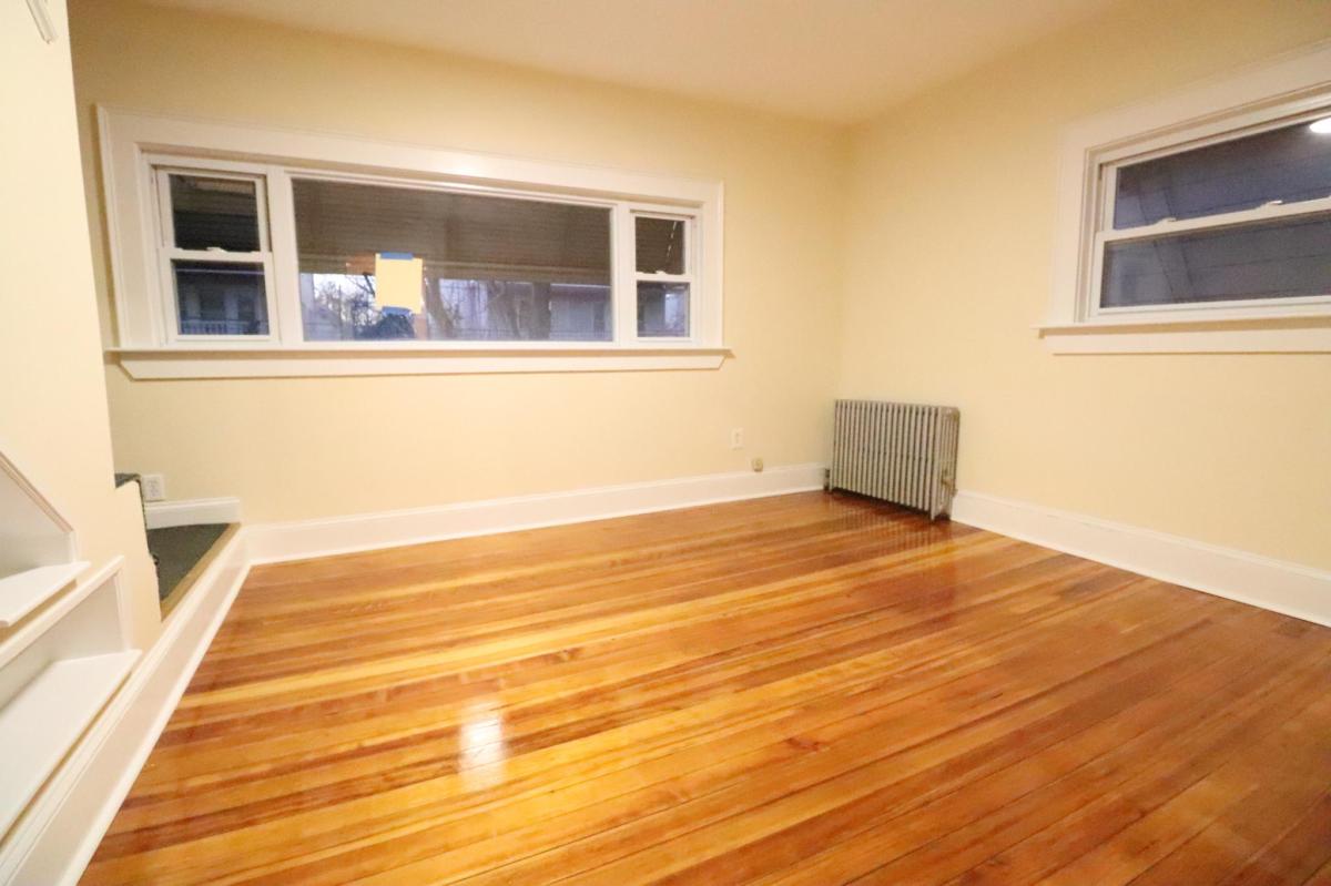 215 Cedar St, Powder House Square