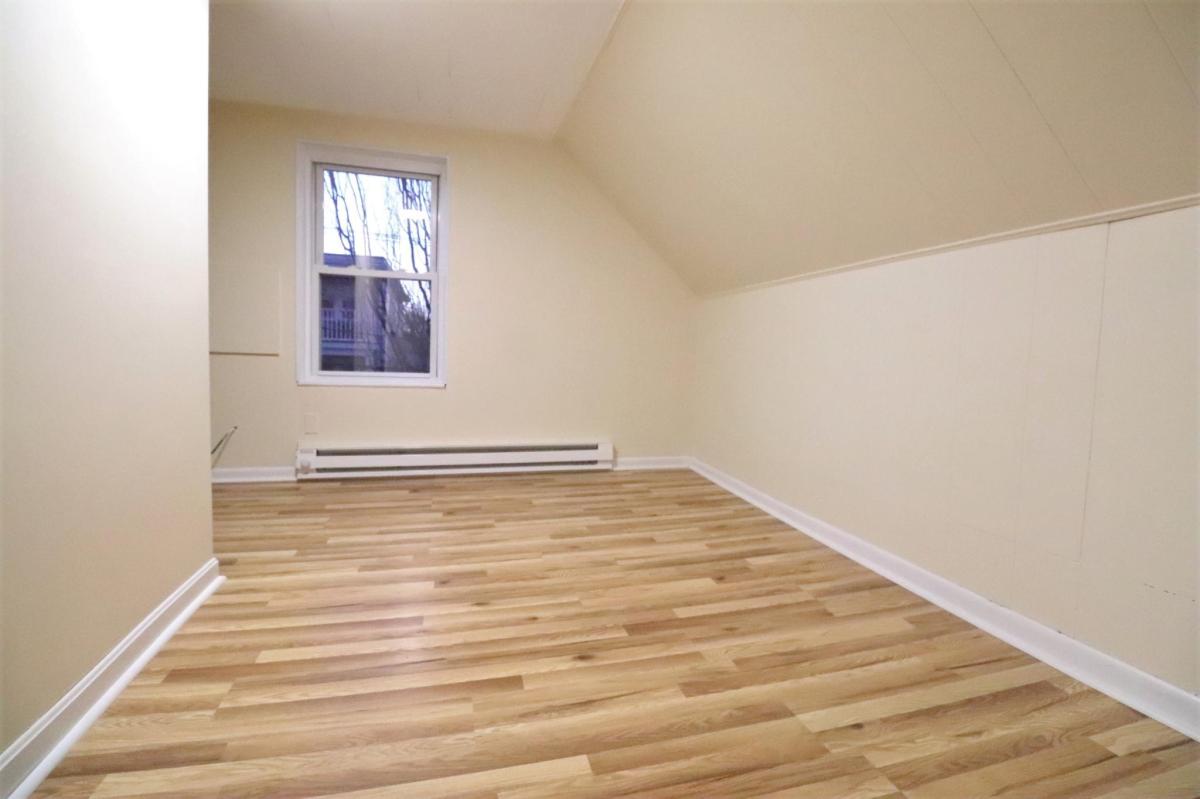 215 Cedar St, Powder House Square