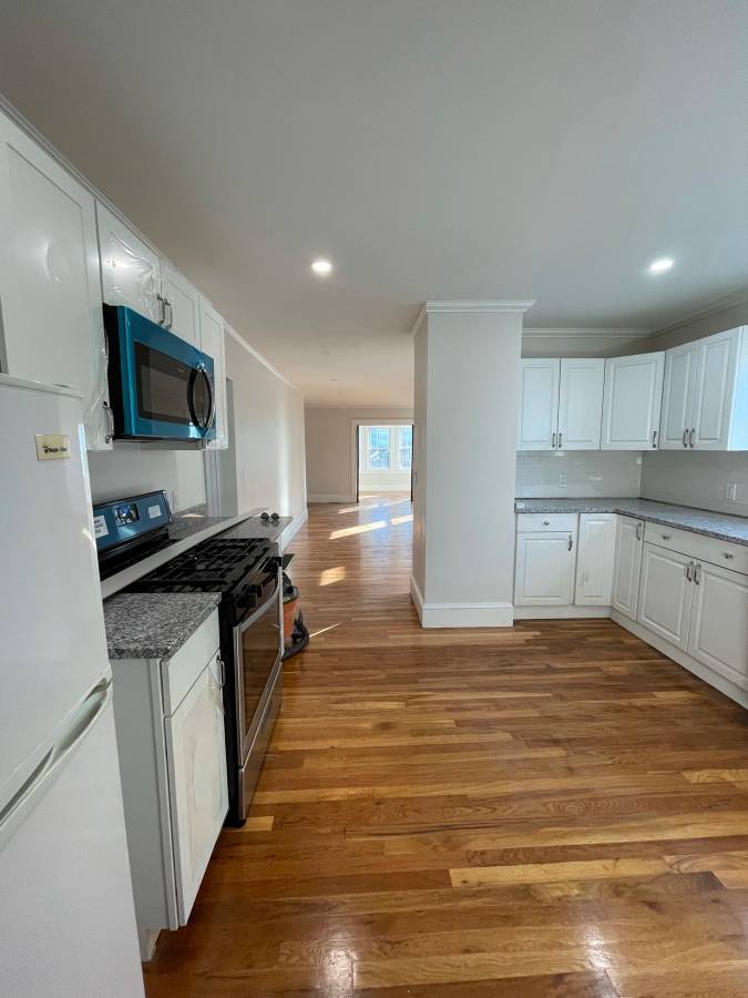 76 Summer St, Watertown