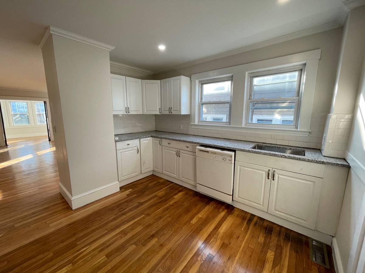 76 Summer St, Watertown