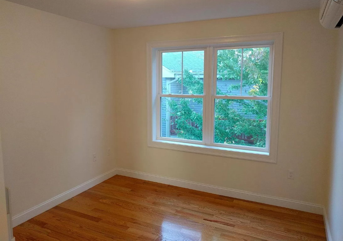 24 Beacon Pl, Ward Two