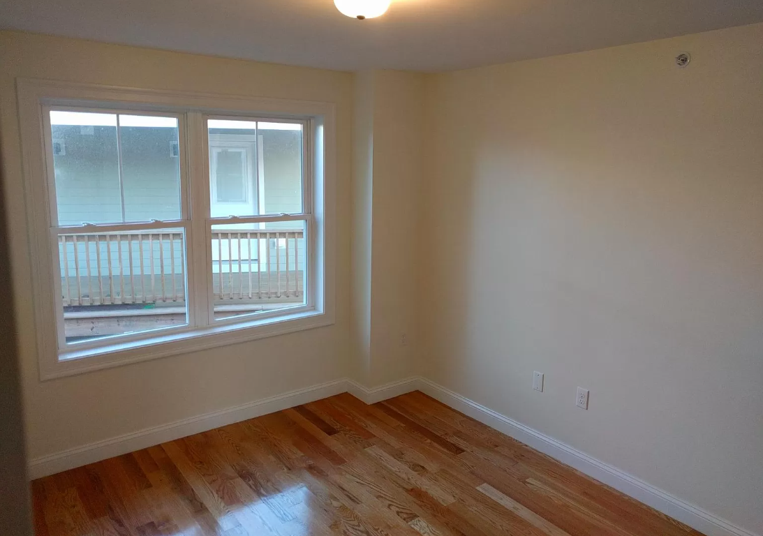 24 Beacon Pl, Ward Two