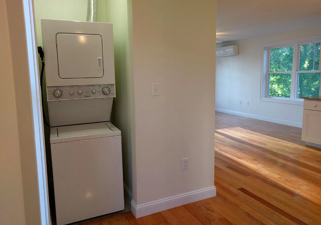 24 Beacon Pl, Ward Two