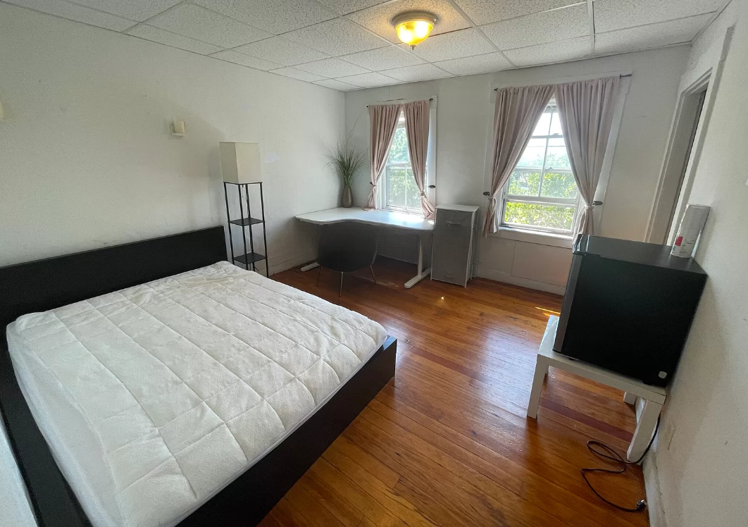 158 Mount Auburn St, West Cambridge