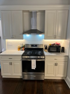 114 Josephine Ave, Powder House Square