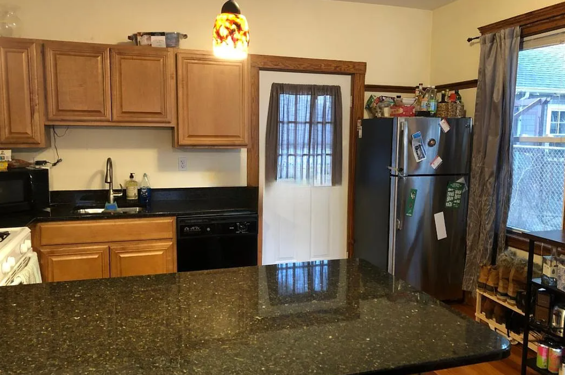 79 Capen St, Medford