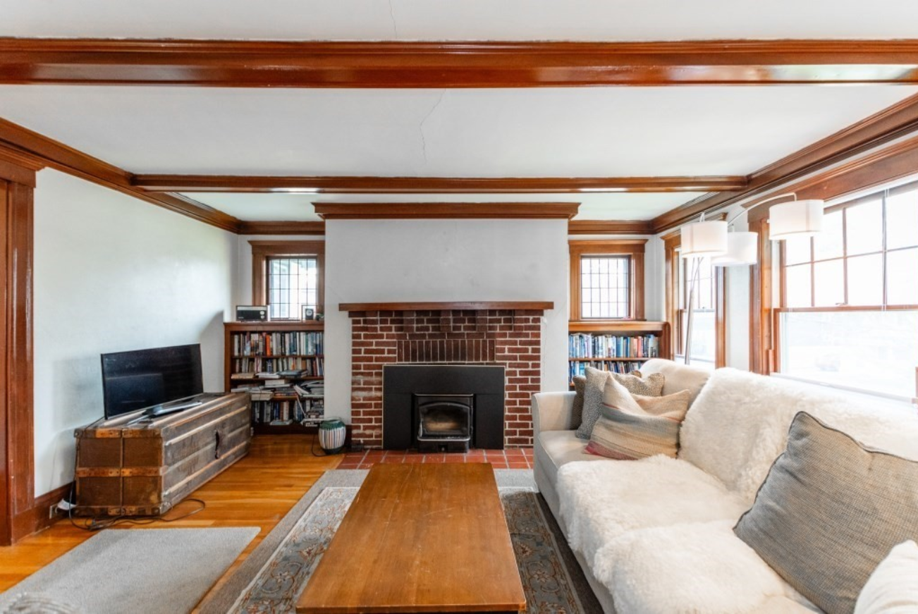 49 Willow St, Belmont