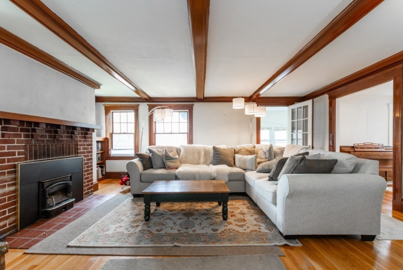 49 Willow St, Belmont