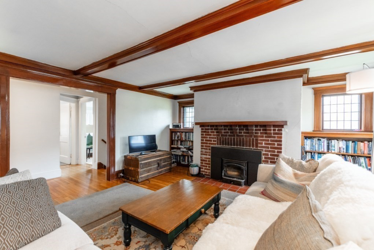 49 Willow St, Belmont