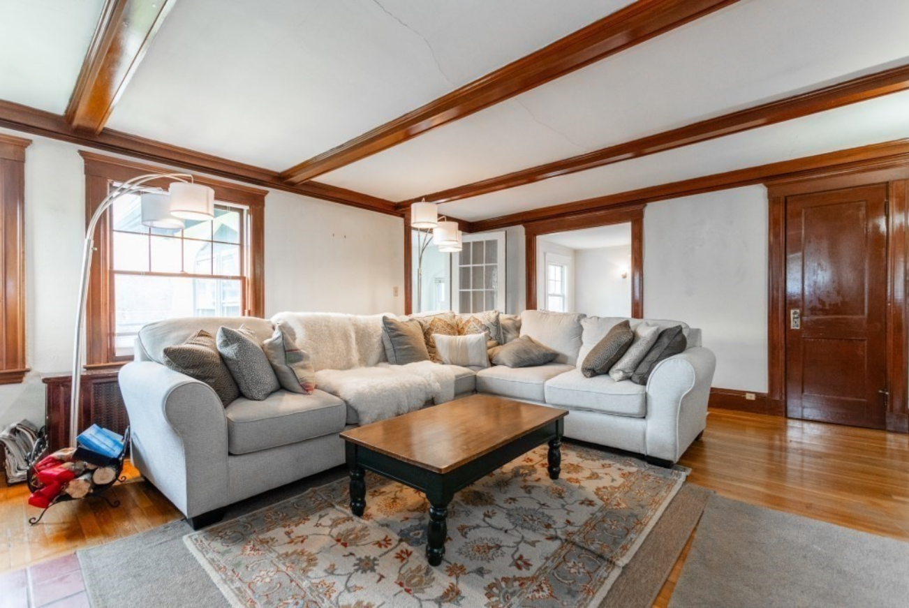 49 Willow St, Belmont