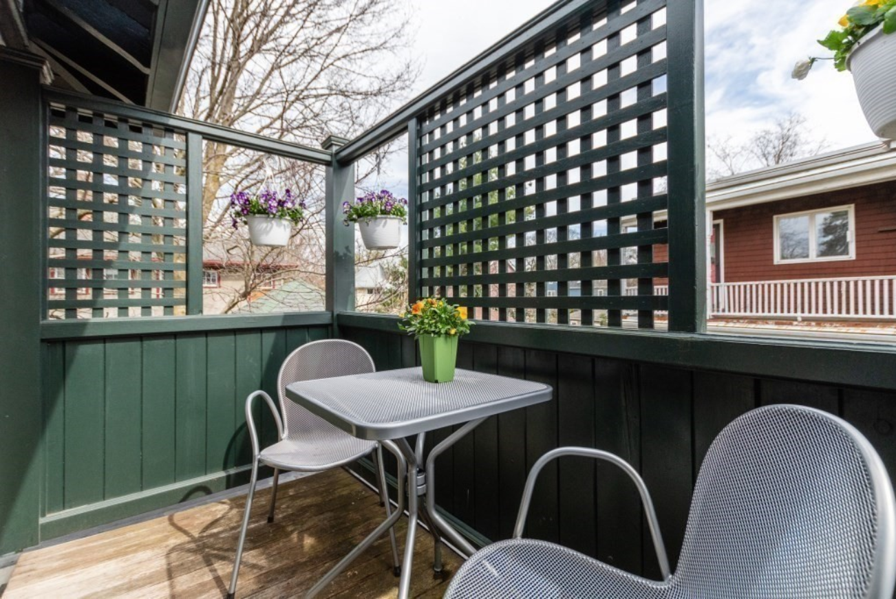 49 Willow St, Belmont