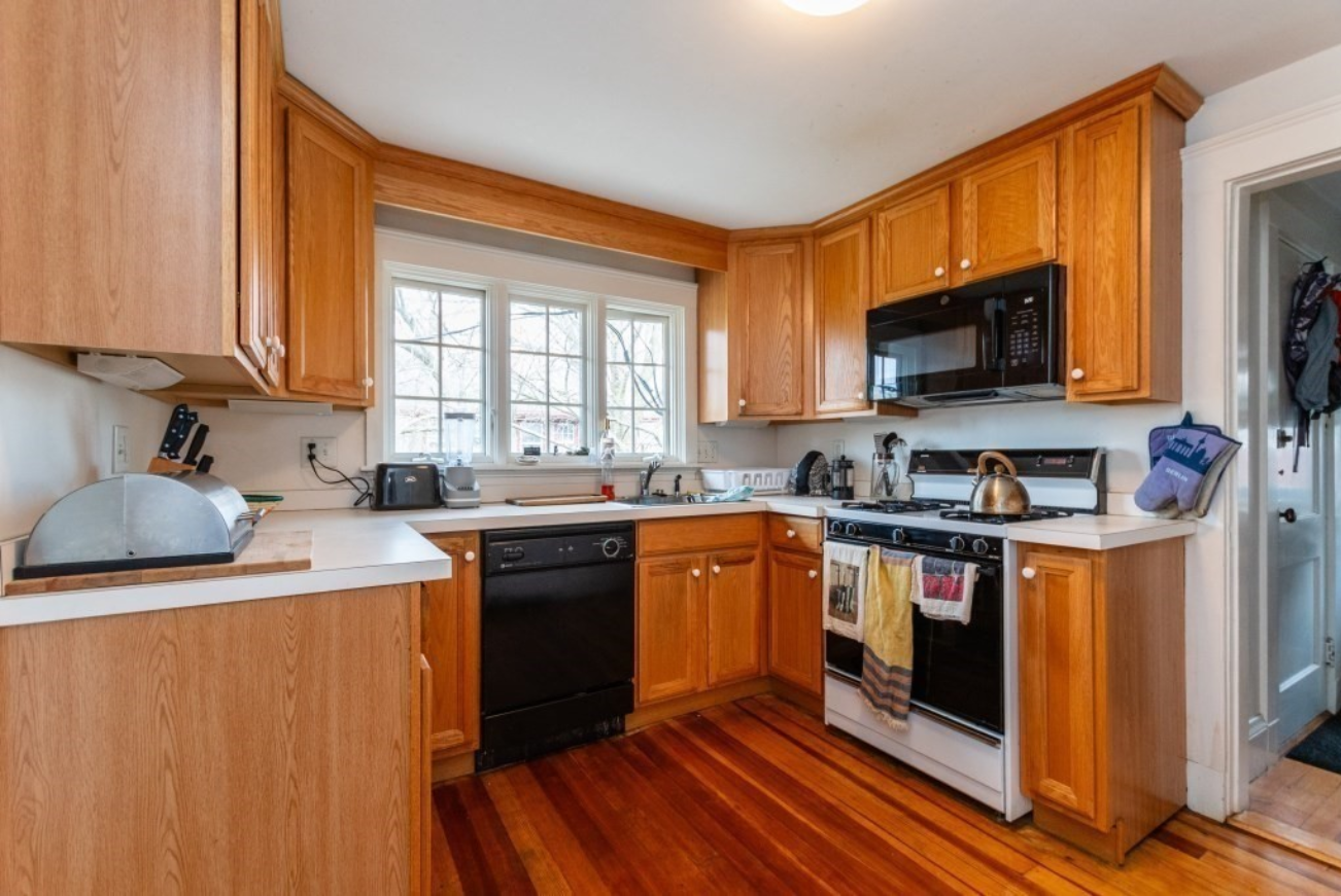 49 Willow St, Belmont