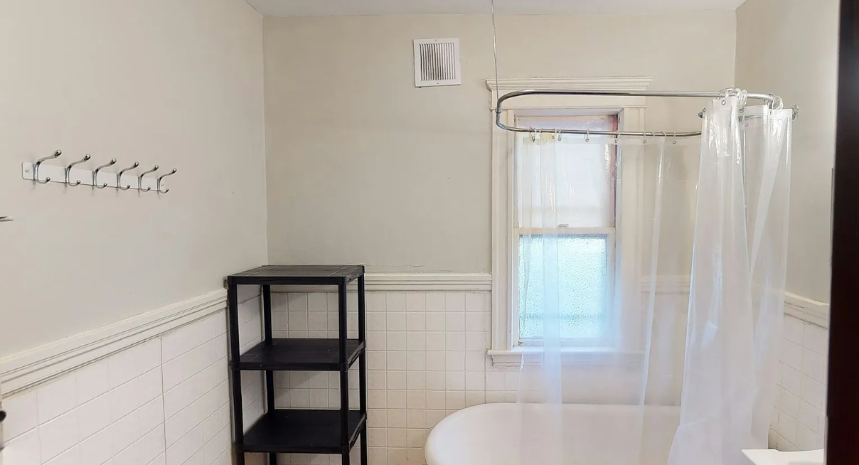 24 Dearborn Rd, Tufts