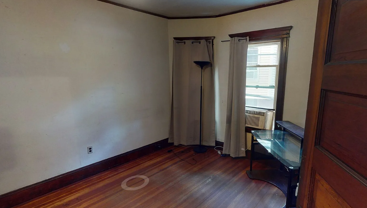 24 Dearborn Rd, Tufts