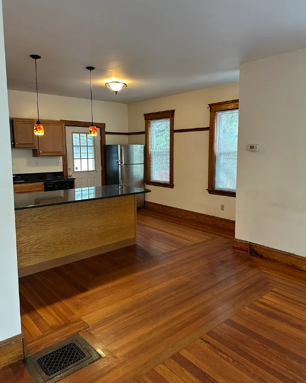 79 Capen St, Medford