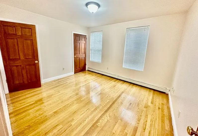 275 Putnam Ave, Riverside