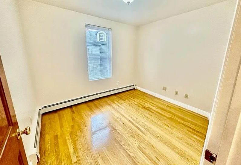 275 Putnam Ave, Riverside